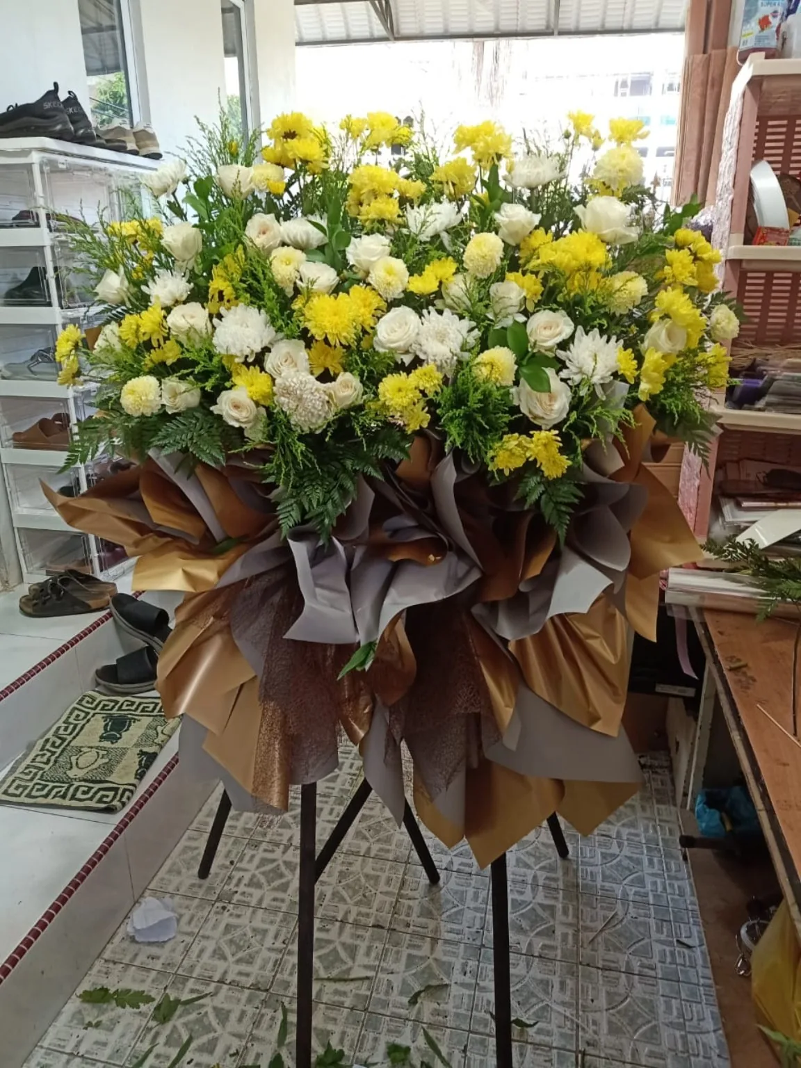 Standing flower Adeeva Florist Semarang